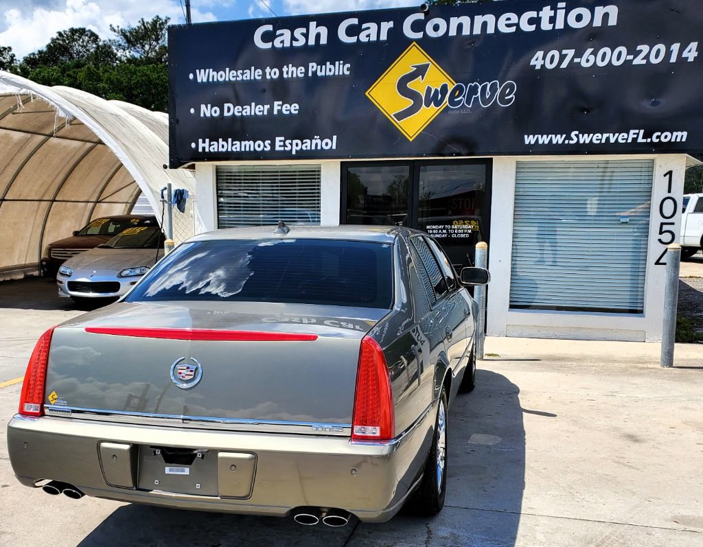 Used 2010 Cadillac DTS Platinum image 11