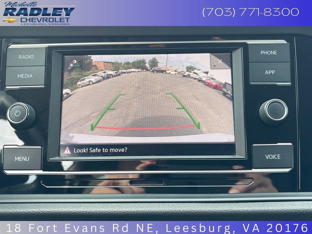 Used 2024 Volkswagen Jetta SE FWD image 18