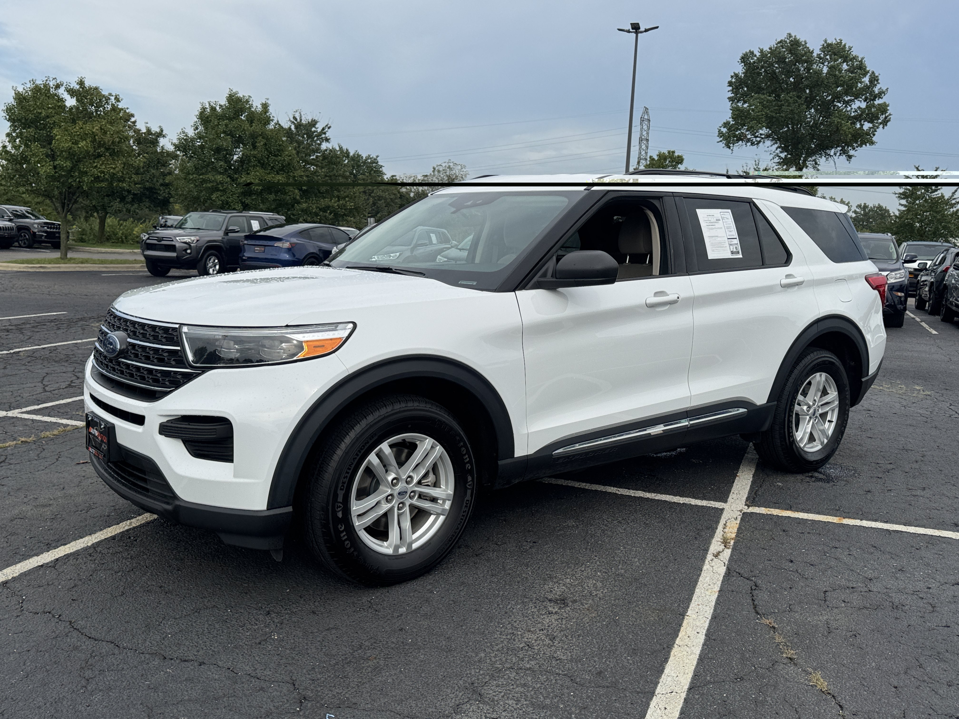 Used 2023 Ford Explorer XLT AWD/4WD image 33