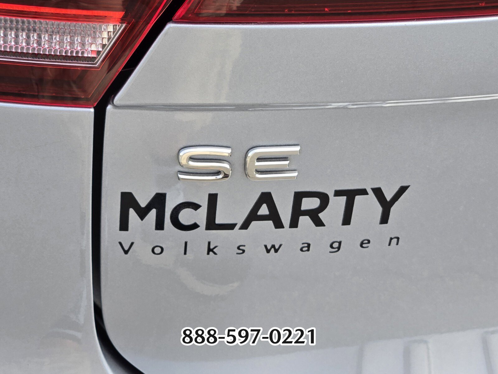 Used 2022 Volkswagen Tiguan SE image 13