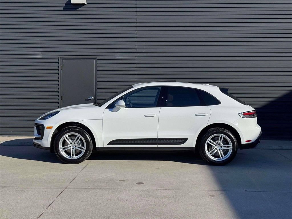 New 2026 Porsche Macan AWD/4WD image 2