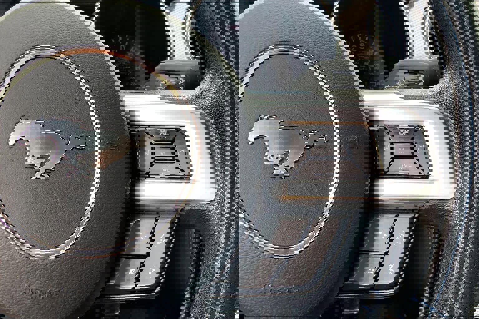 Used 2017 Ford Mustang Coupe RWD image 21