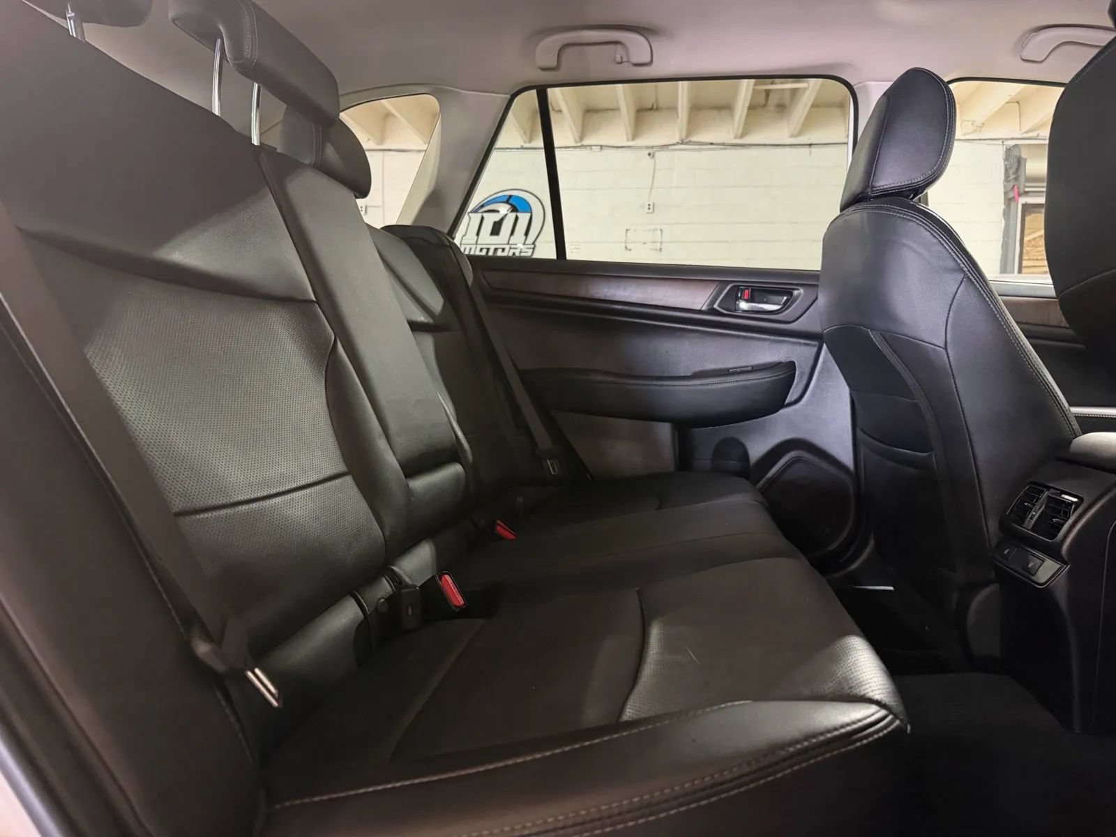 Used 2017 Subaru Outback 3.6R Limited AWD/4WD image 11