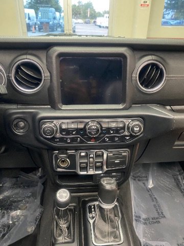 Used 2019 Jeep Wrangler Unlimited Sahara w/ Quick Order Package 24M Moab image 25