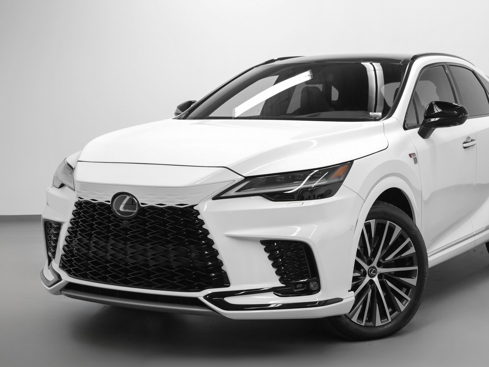 Used 2023 Lexus RX 500h F Sport image 7