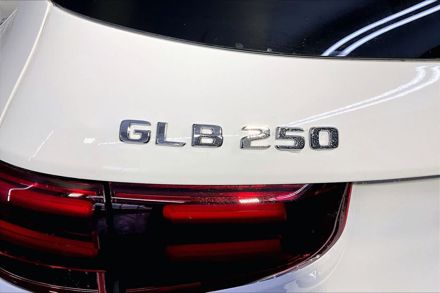 New 2026 Mercedes-Benz GLB 250 4MATIC image 6