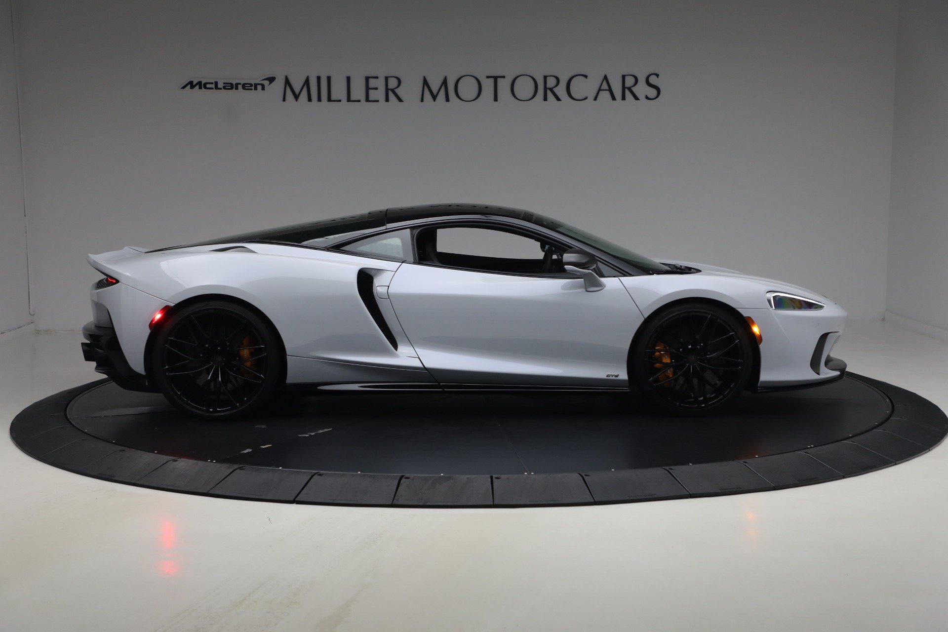 Used 2025 McLaren GTS RWD image 8