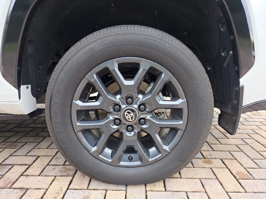 Certified 2025 Toyota Sequoia Platinum AWD/4WD image 21