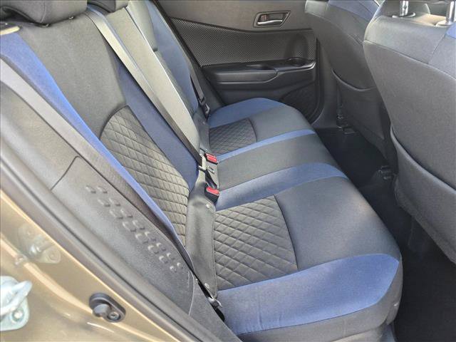 Used 2021 Toyota C-HR XLE FWD image 17