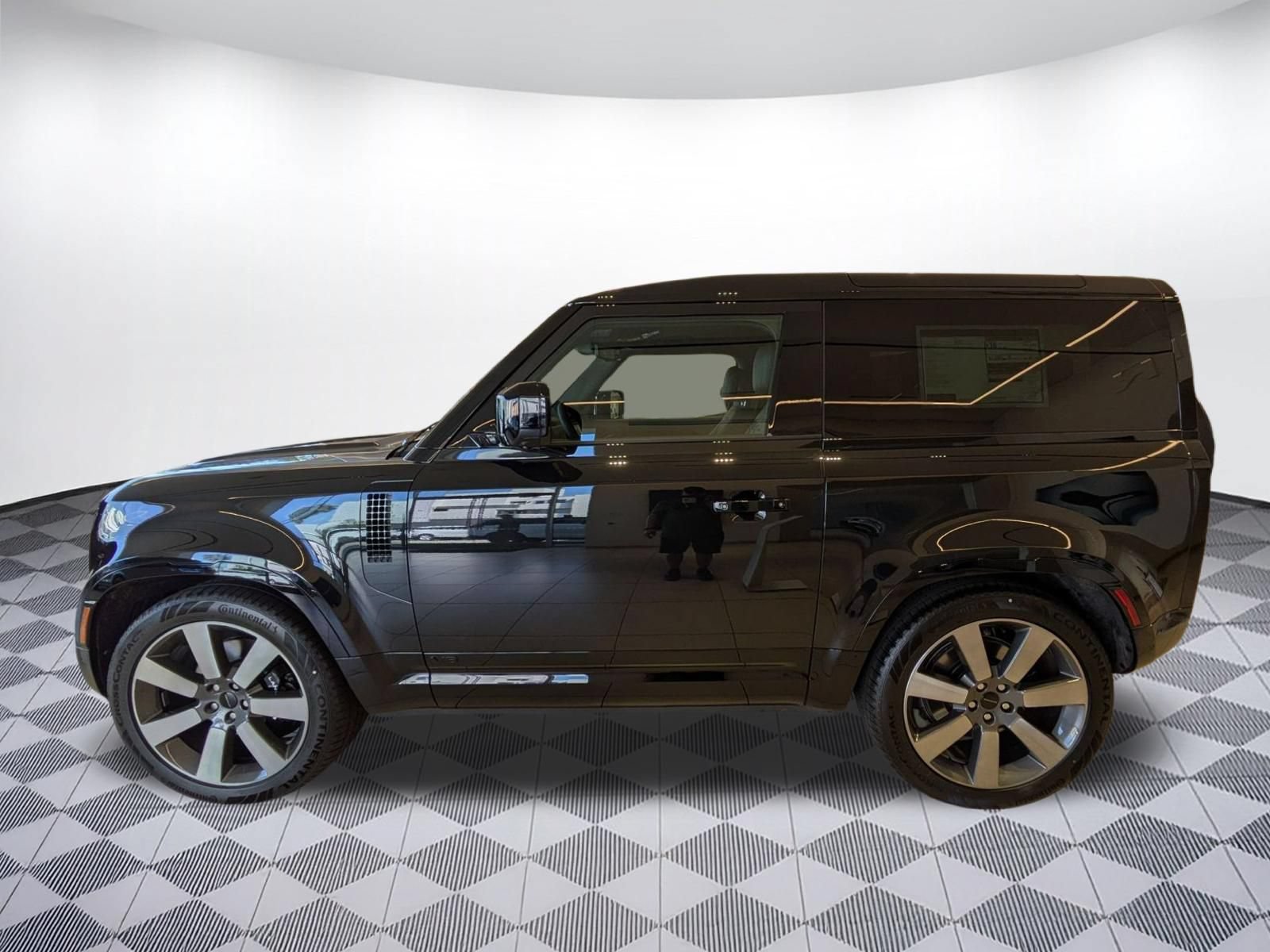 New 2026 Land Rover Defender 90 V8 AWD/4WD image 8