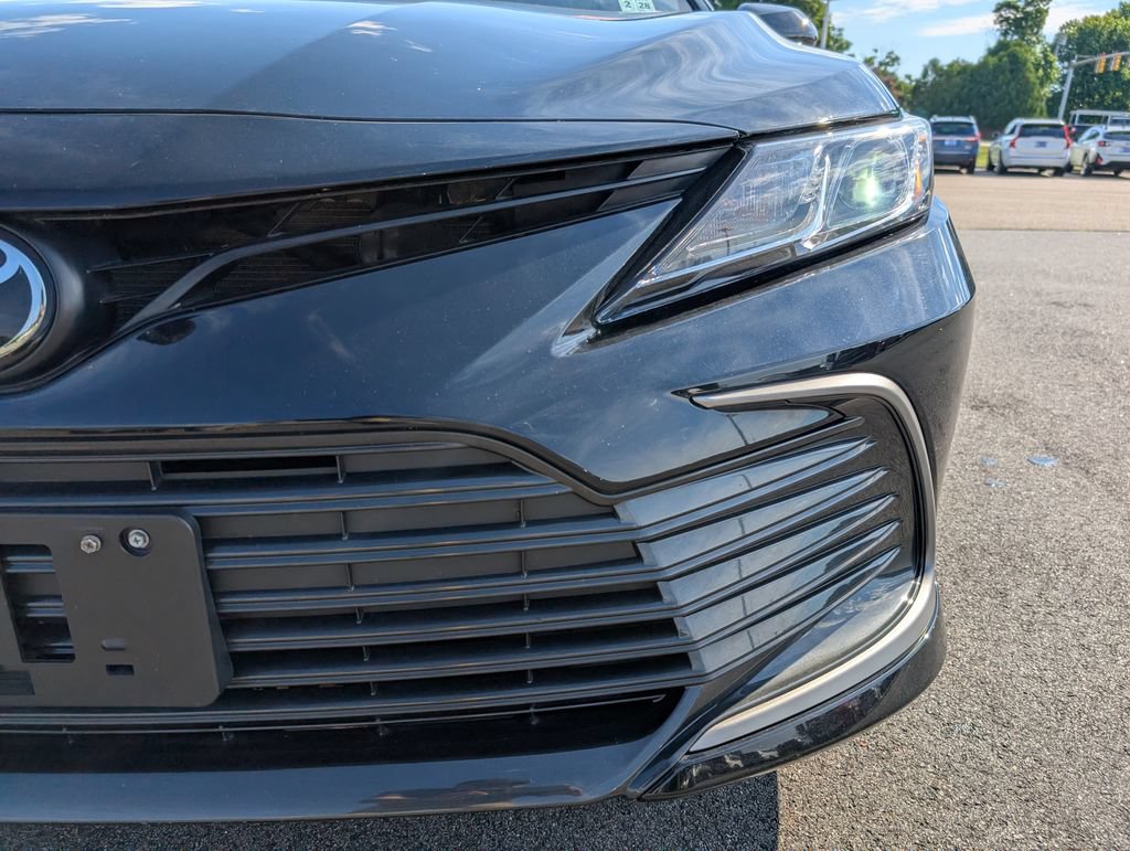 Used 2023 Toyota Camry LE FWD image 11