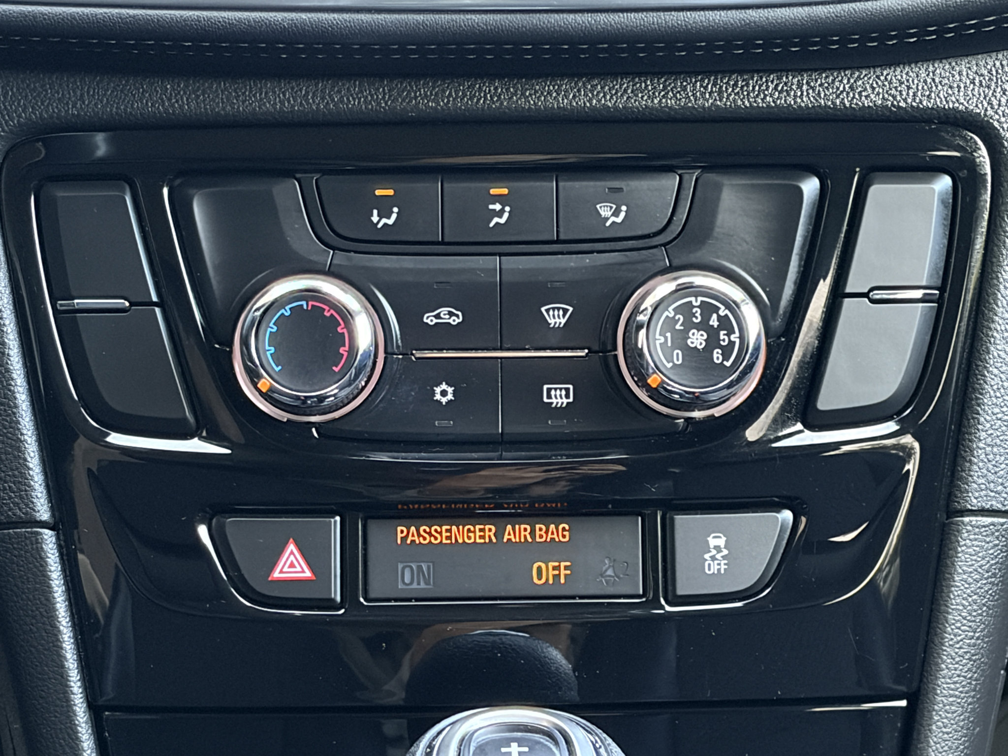 Used 2018 Buick Encore Preferred FWD image 17