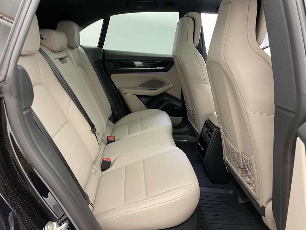 New 2026 Porsche Macan 4 Electric image 23