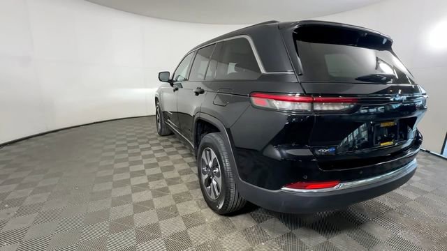 Used 2023 Jeep Grand Cherokee 4WD 4xe w/ Luxury Tech Group II image 9