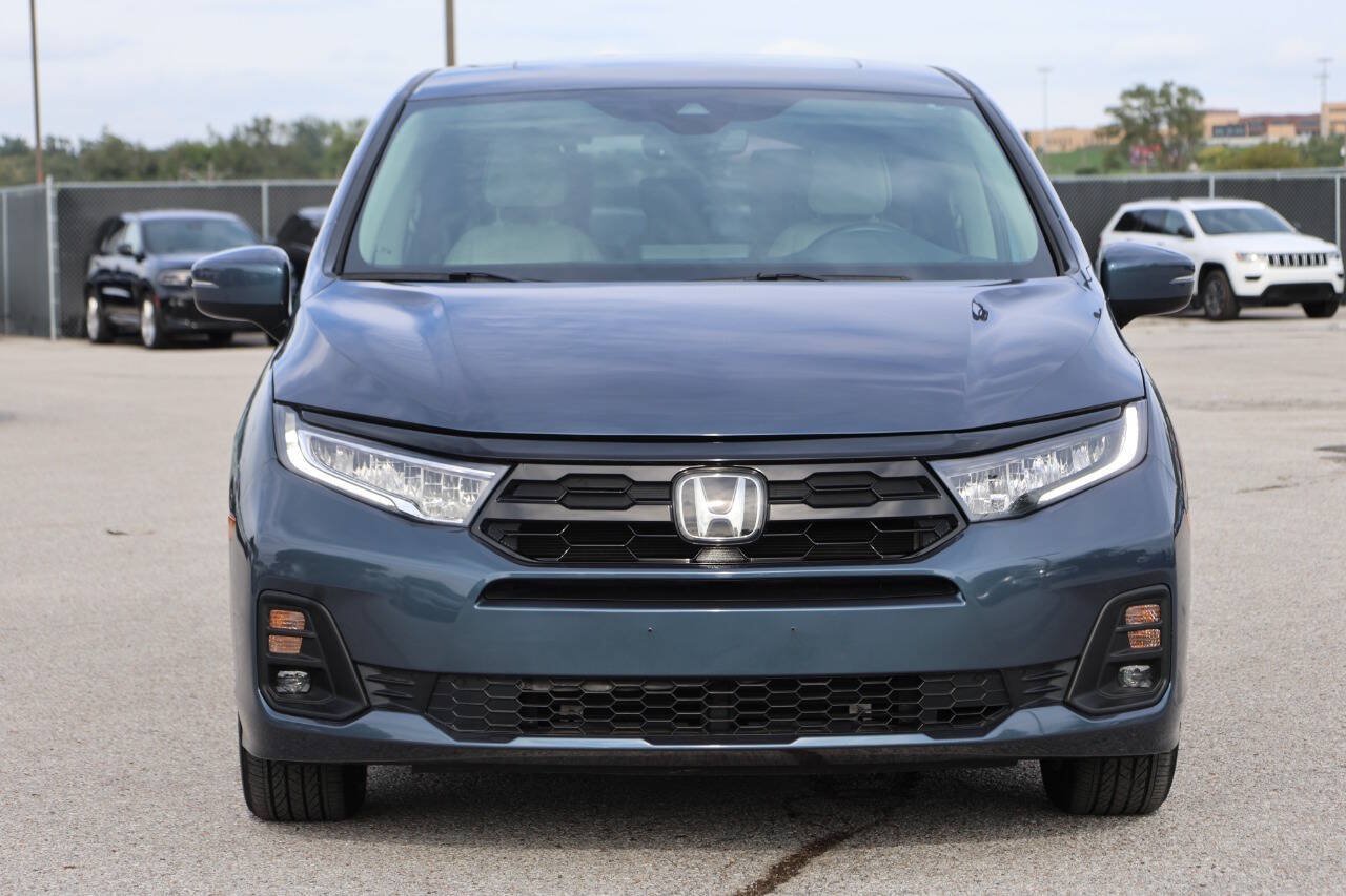 Used 2025 Honda Odyssey Touring image 5