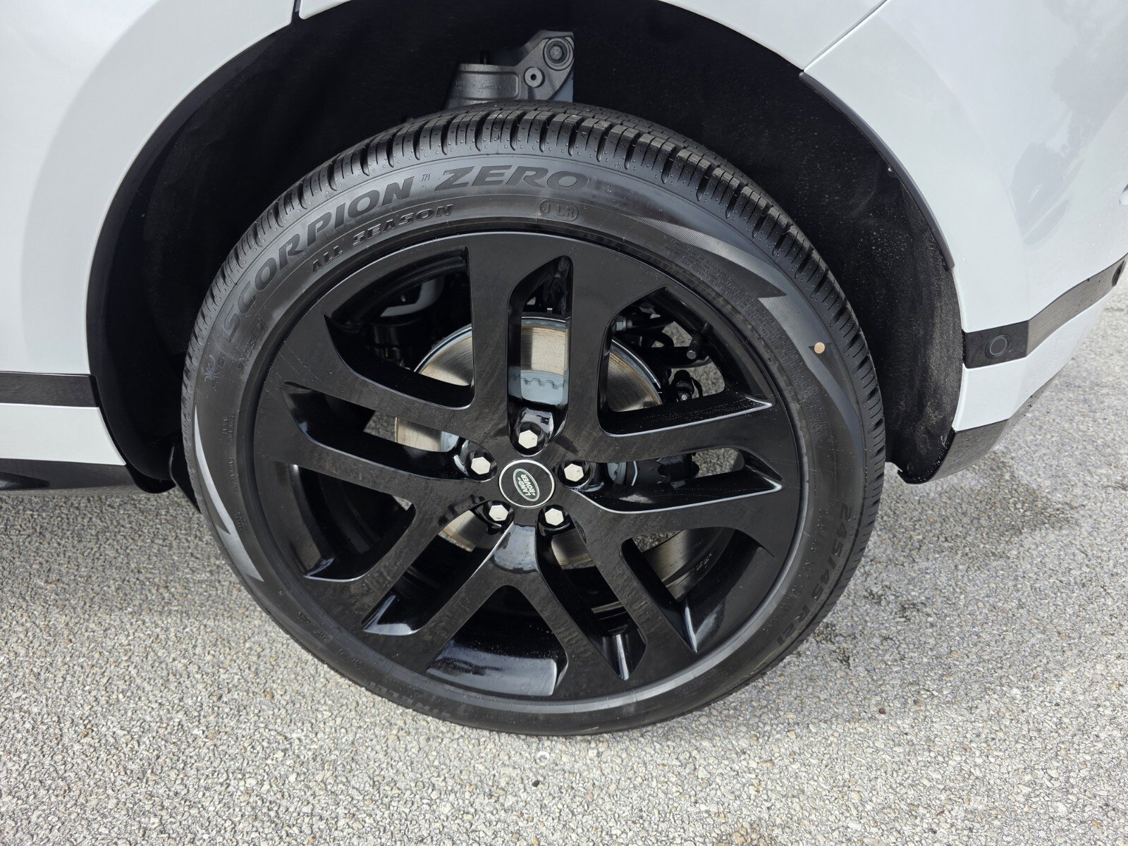 New 2026 Land Rover Range Rover Evoque Dynamic SE image 9