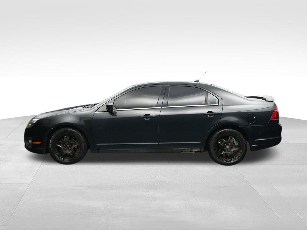 Used 2010 Ford Fusion SE FWD image 2