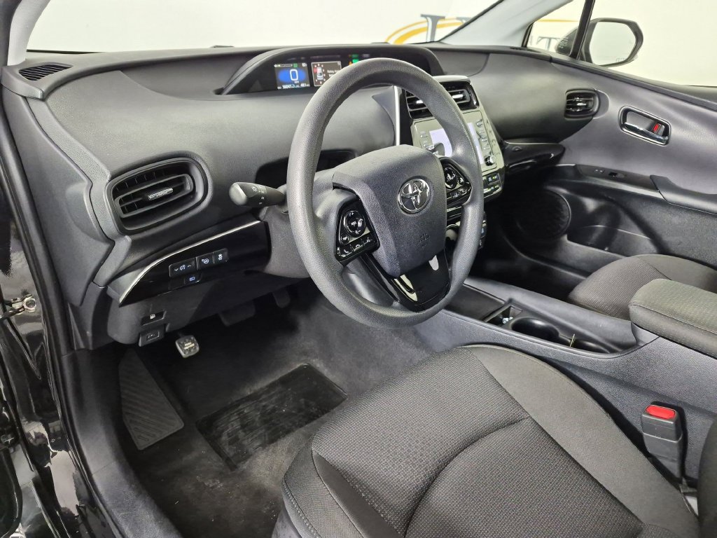 Used 2021 Toyota Prius LE FWD image 17