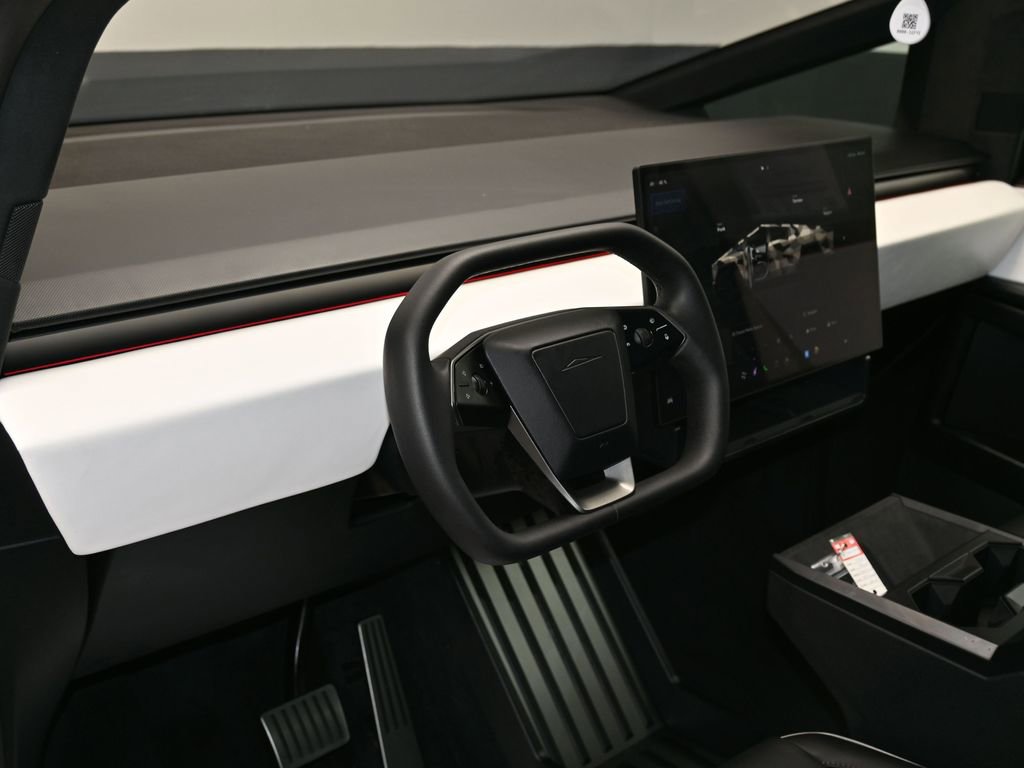 Used 2024 Tesla Cybertruck AWD Crew Cab image 15