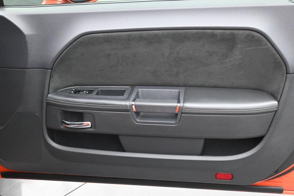 Used 2009 Dodge Challenger SRT8 RWD image 21