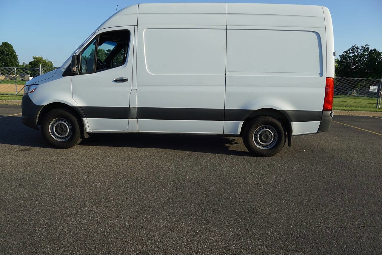 Used 2020 Freightliner Sprinter 2500 RWD image 5