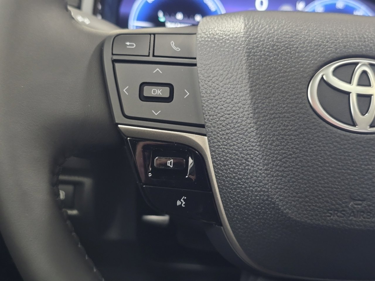 New 2026 Toyota Camry Hybrid FWD image 33