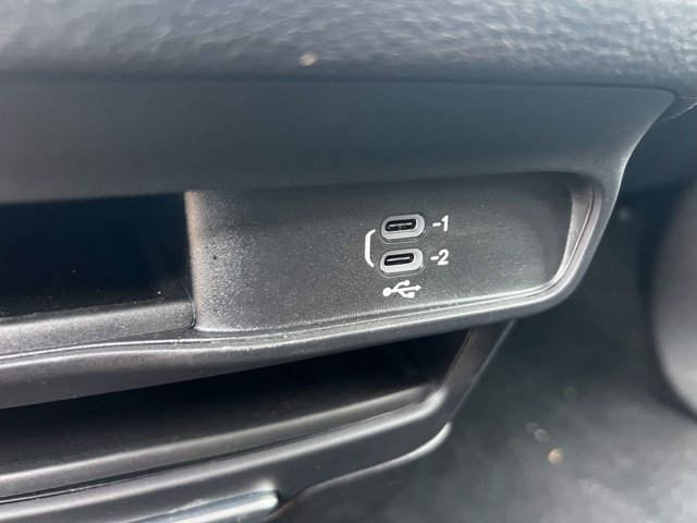 Used 2026 Chrysler Pacifica Select FWD image 30