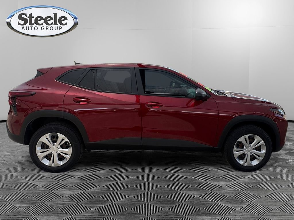 Used 2024 Chevrolet Trax LS FWD image 6