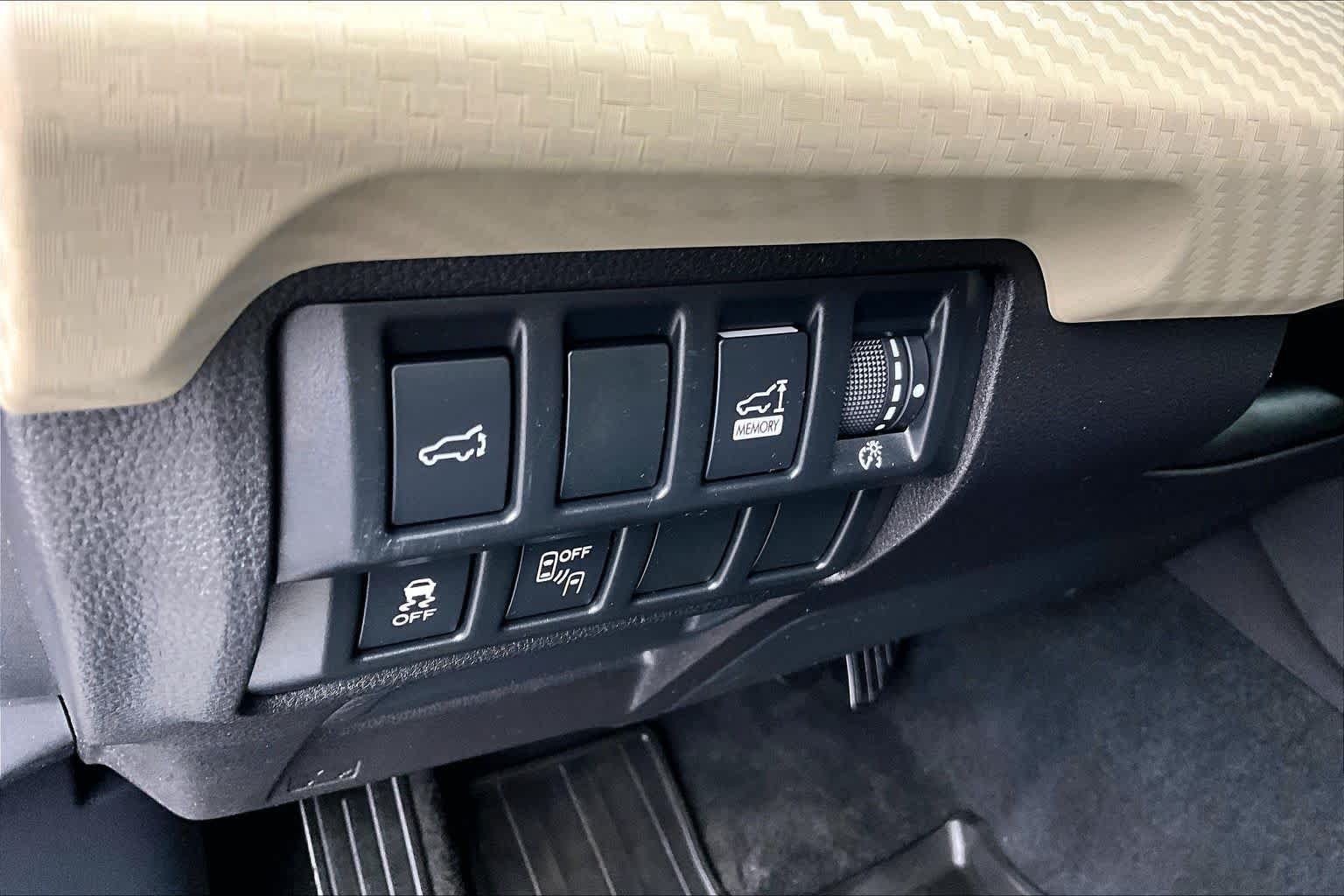 Used 2019 Subaru Ascent Premium AWD/4WD image 32