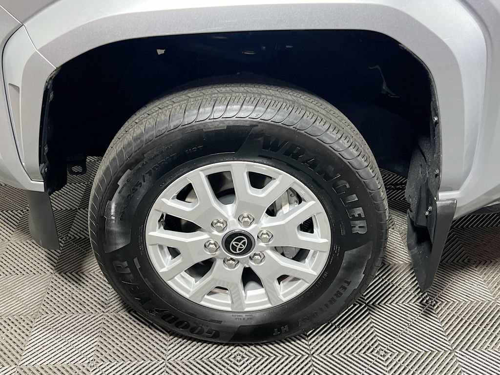 Certified 2025 Toyota Tacoma SR5 AWD/4WD image 27