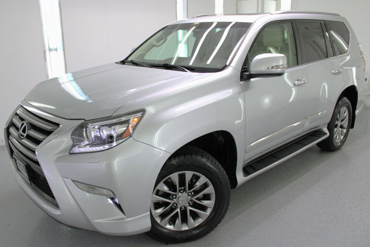 Used 2018 Lexus GX 460 Luxury w/ Preferred Accessory Package image 2