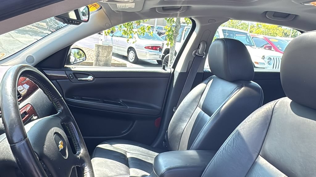 Used 2011 Chevrolet Impala LT w/ Luxury Edition Package FWD image 26