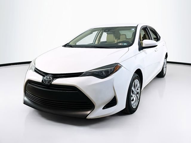 Used 2018 Toyota Corolla LE image 3