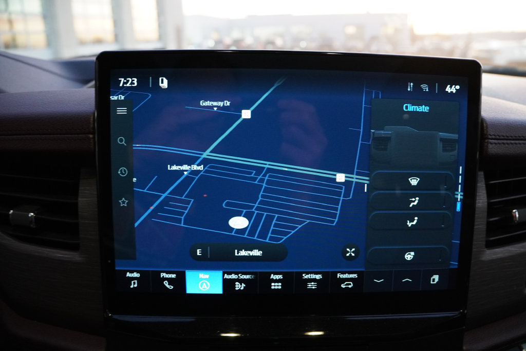 Used 2024 Ford Expedition Limited AWD/4WD image 7