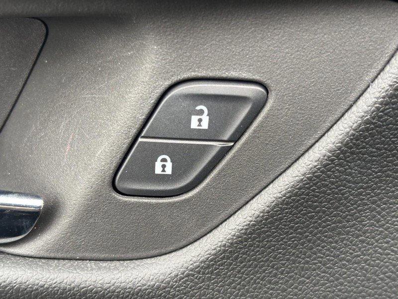 Used 2025 Chevrolet TrailBlazer RS w/ Convenience Package image 24