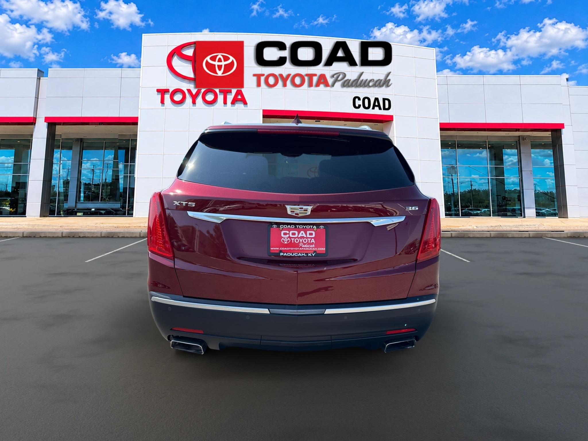 Used 2018 Cadillac XT5 Premium Luxury FWD image 4