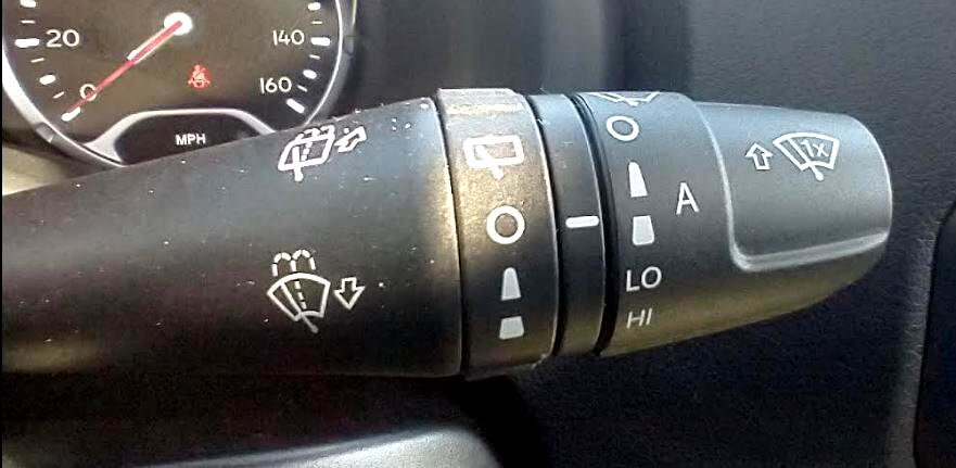 Used 2020 Jeep Renegade Latitude w/ Cold Weather Group image 27