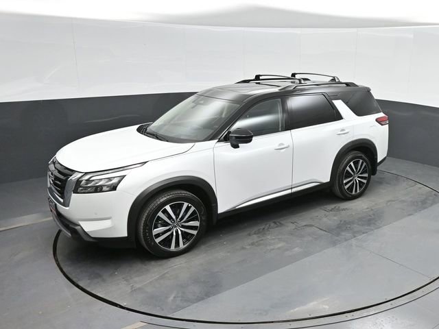 Used 2025 Nissan Pathfinder Platinum image 40