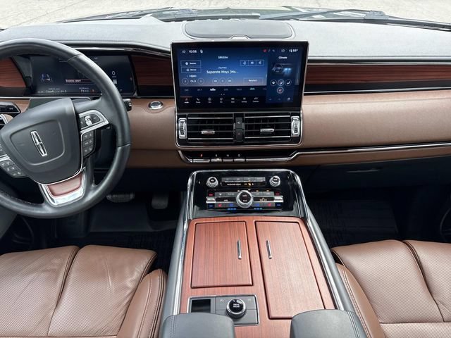 Certified 2024 Lincoln Navigator Reserve AWD/4WD image 16