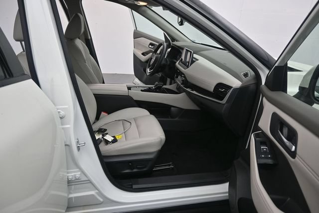 Used 2023 Nissan Rogue SL FWD image 17