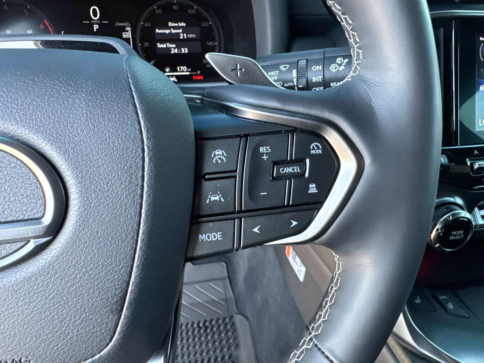 Certified 2025 Lexus LX 700h Overtrail image 30
