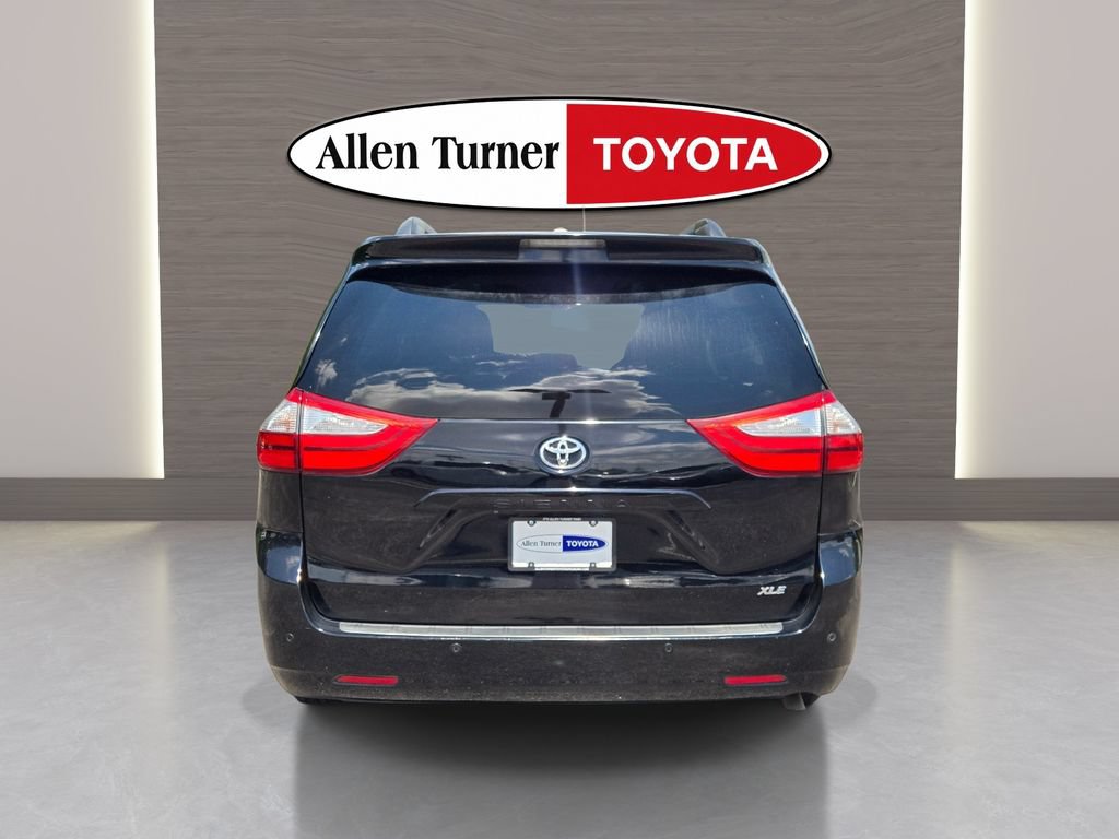 Used 2015 Toyota Sienna XLE w/ XLE Navigation Package FWD image 10