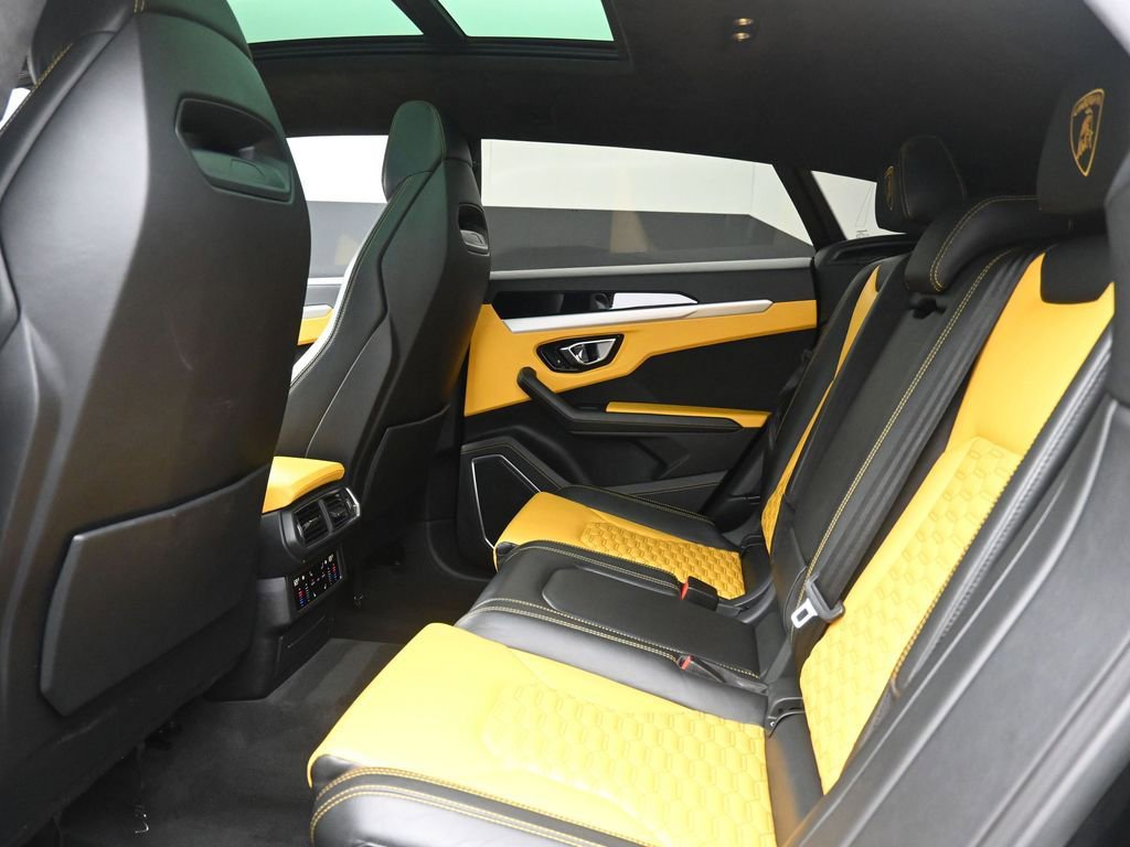 Used 2021 Lamborghini Urus image 22