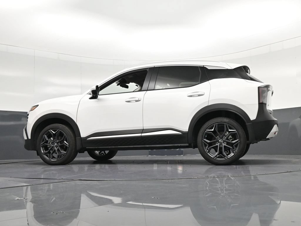 Used 2025 Nissan Kicks SR FWD image 36