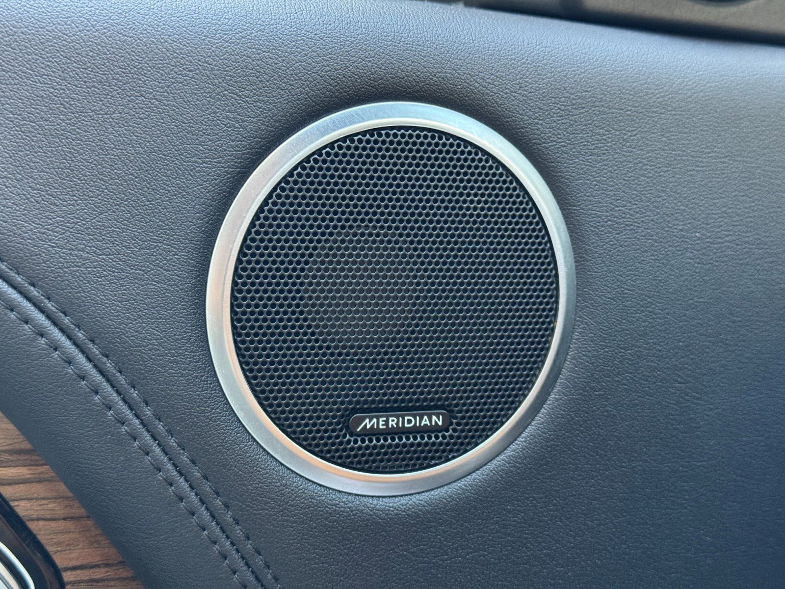 Used 2018 Land Rover Range Rover HSE image 18