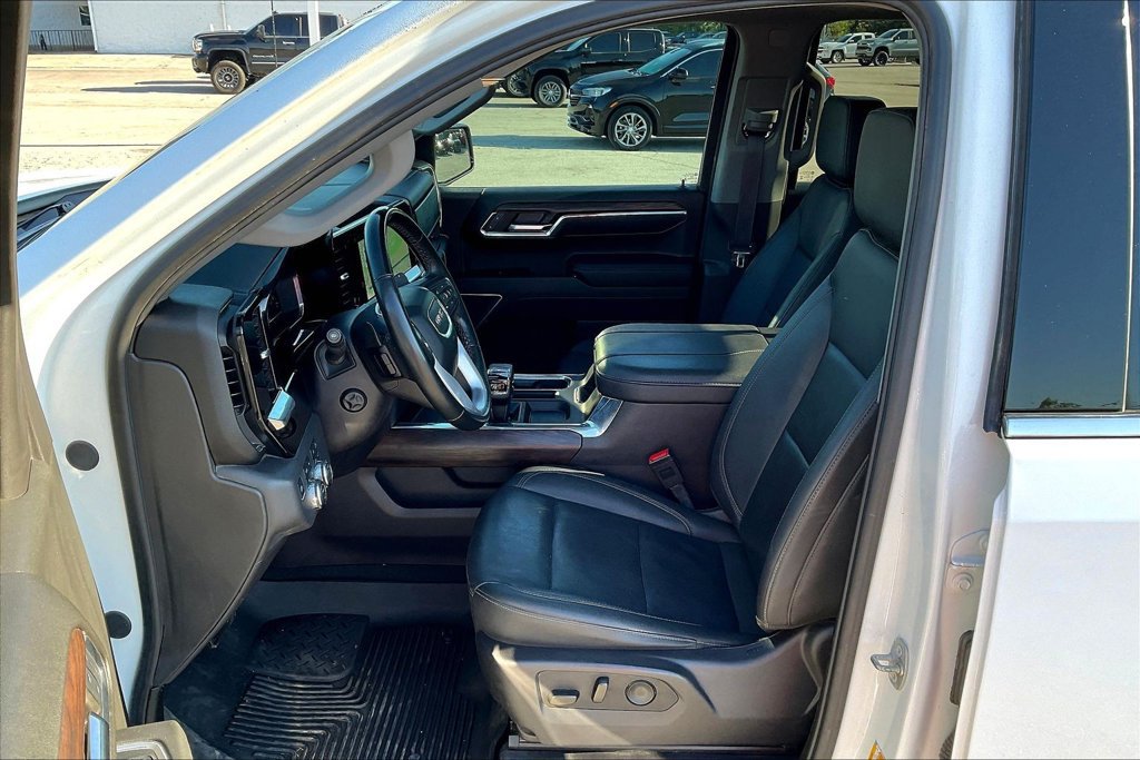 Used 2024 GMC Sierra 1500 SLT AWD/4WD image 22