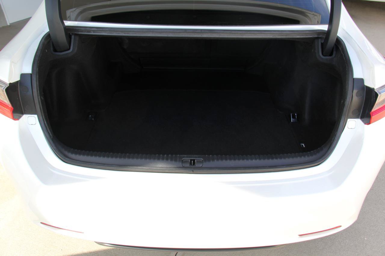 Used 2016 Lexus RC 200t RWD image 21
