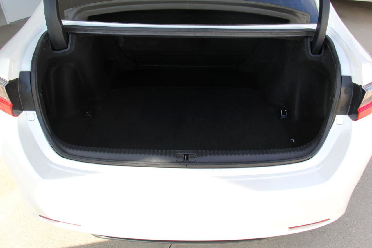 Used 2016 Lexus RC 200t image 21