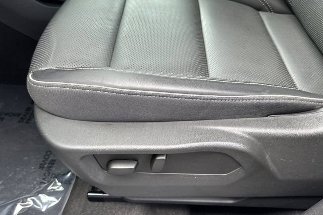 Used 2023 Buick Envision Essence AWD/4WD image 13
