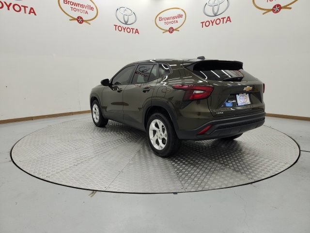 Used 2024 Chevrolet Trax LS w/ LS Convenience Package FWD image 6
